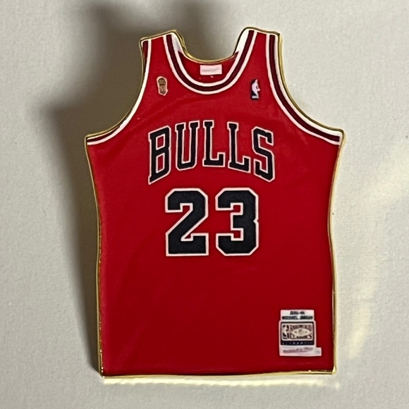 Michael Jordan Bulls 23 Jersey Hat Pins Streetwear Bag Basketball Fitted Hats - Picture 1 of 8
